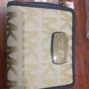 Michael Kors Jet Set Bifold Wallet